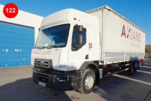 RENAULT D 26 WIDE SLEEPER CAB